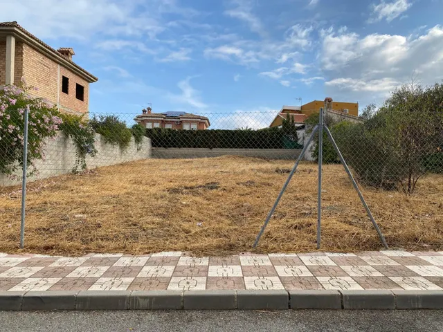PARCELA URBANA PARA CONSTRUIR UNA O DOS VIVIENDAS DE 424 M2  - foto 4