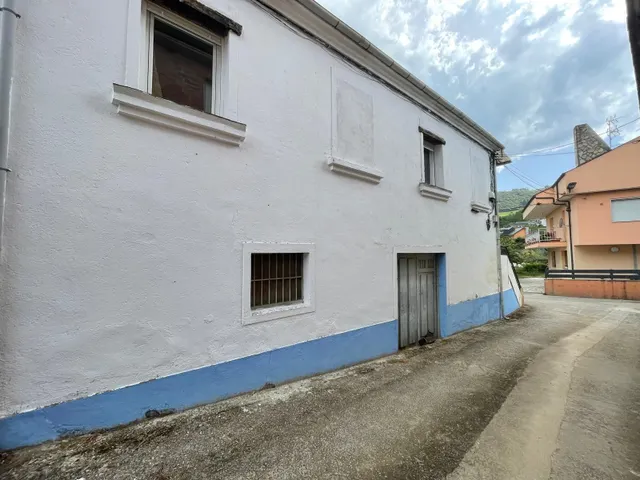 SE VENDE CASA EN CORULLÓN — 46