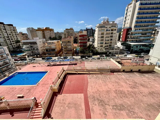 Apartamento en primera línea de playa de Gandia en residencial con piscina comunitaria, garaje y trastero. — 39