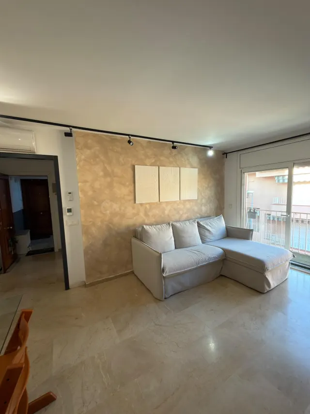 Venta de piso de 3 habitaciones y 2 baños con trastero - foto 3