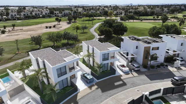 Villas de nueva construcción en primera línea de Roda Golf c - foto 2