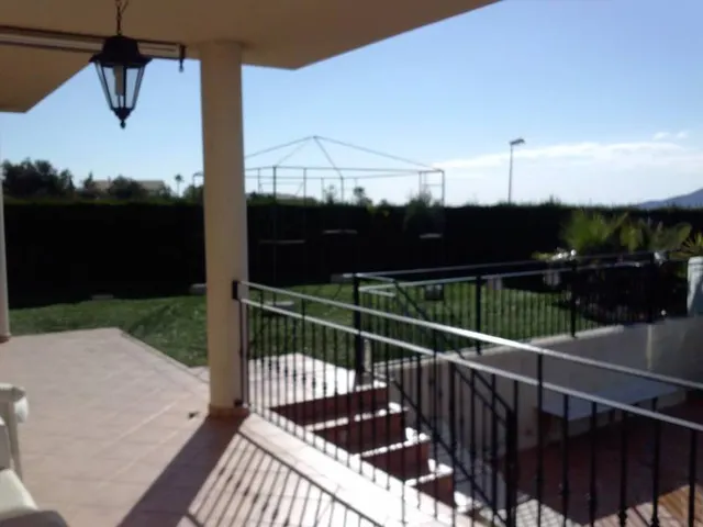 chalet en zona del colegio elians — 6