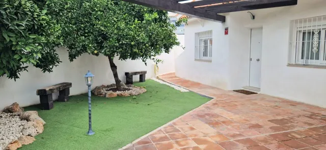 Encantadora Casa de 3 habitaciones en Los Boliches, Fuengiro - foto 3