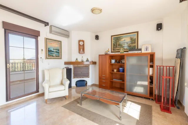 ADOSADA CON 4 DORMITORIOS, AMPLIAS TERRAZAS Y VISTAS A GRANADA Y SIERRA NEVADA — 39