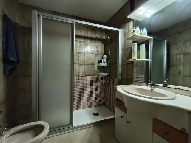 El verdadero lujo en el Realejo es tener tu propia cochera y compartir el edificio con un solo vecino. — 39