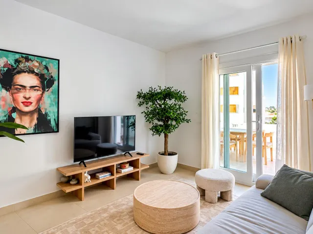Exclusivo piso de obra nueva en torreblanca del sol, Fuengirola, con terraza, piscina y garaje — 5
