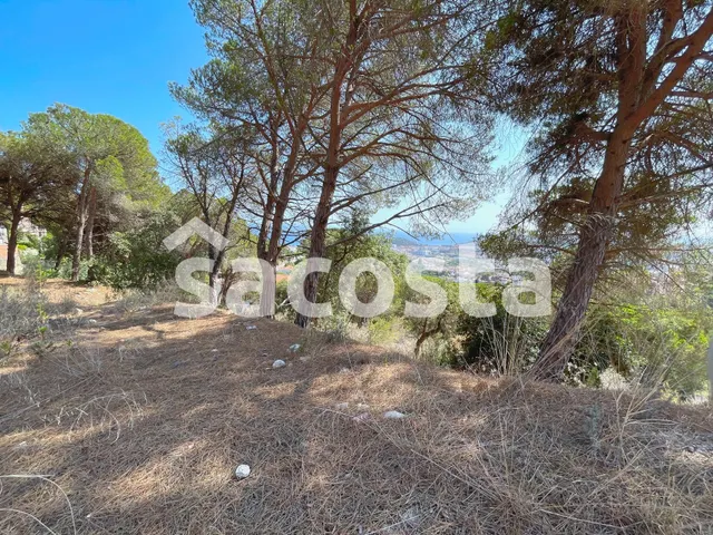 Esquinero solar con panoramicai vistas al mar en Lloret de M - foto 5