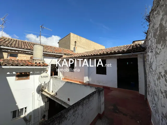 Casa en EXCLUSIVA en VENTA en el centro de Rotglà i Corberà con patio interior y 5 habitaciones — 24