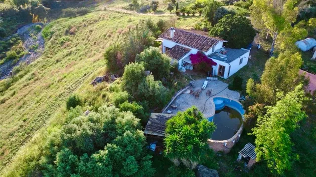 Espectacular finca ecuestre de 32.000 m2 con varias vivienda - foto 2