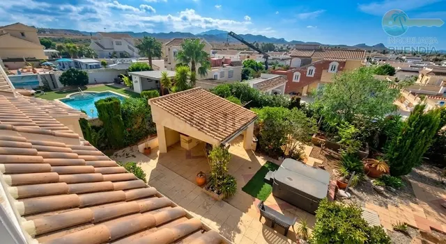 PRECIOSO CHALET EN CAMPOSOL CON AMPLIA PARCELA - foto 3