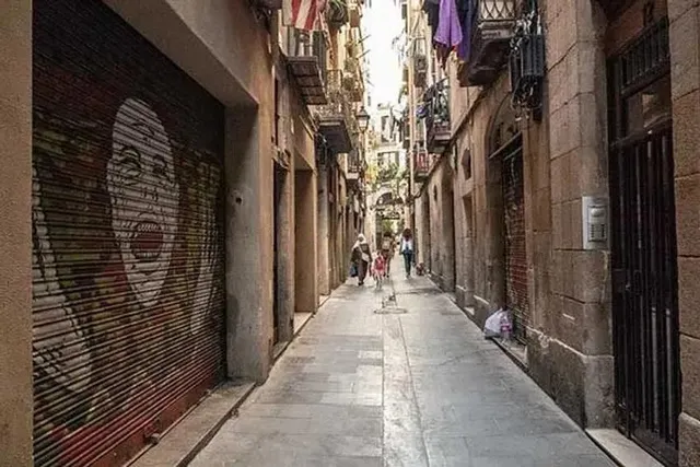 PISO EN VENTA EN EL GÒTIC — 32