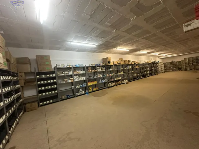 GRAN OPORTUNIDAD LOCAL COMERCIAL EN FONTETES, CERDANYOLA DEL - foto 2