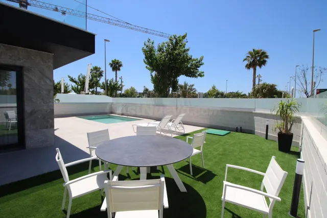 CASA – CHALET INDEPENDIENTE con piscina privada en PILAR DE 