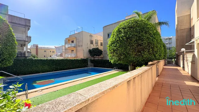 A 50 metros de la playa, Piso impecable con terraza, vistas , parking, trastero y piscina — 36