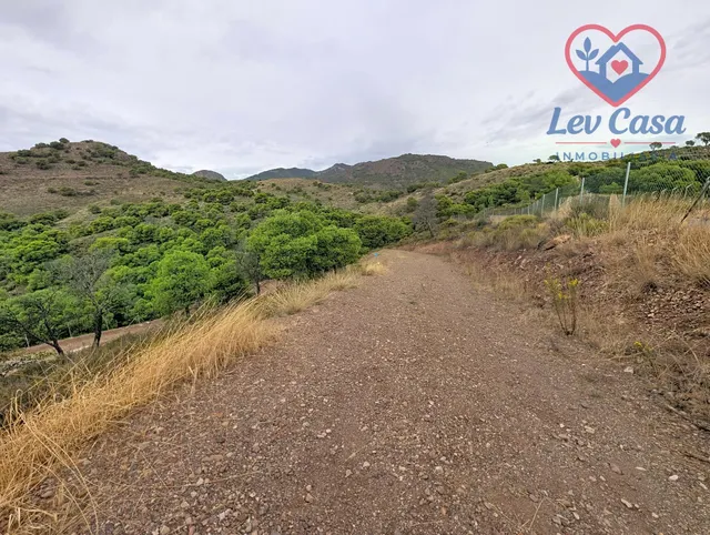 FINCA DE 10.400 M2 CON PISCINA EN SIERRA ESPUÑA — 120.000 € — 28