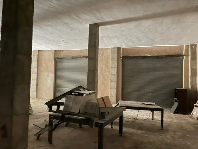 LOCAL COMERCIAL 363M2 CON PLAZA DE GARAJE JUNTO A RENFE — 10