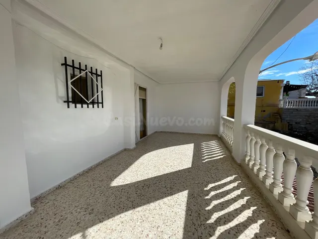 SE VENDE CHALET CON CASA DE INVITADOS EN ELCHE, URBANIZACIÓN - foto 4