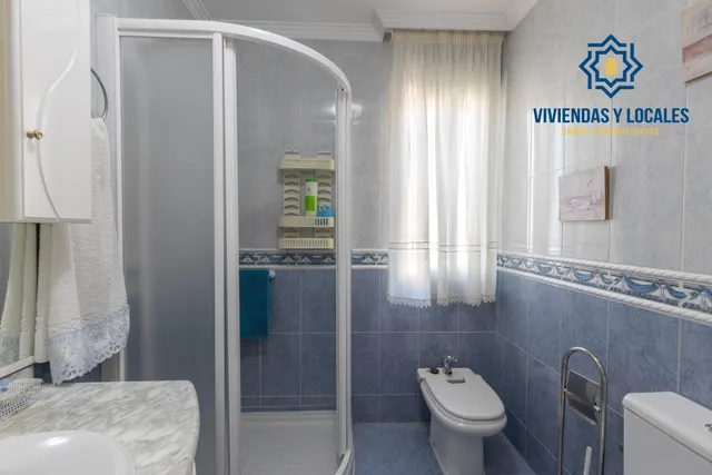 Casa independiente a 5 minutos de Granada en buen estado para entrar a vivir — 39