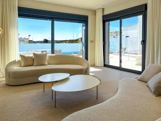 Moderna villa de lujo con 4 dormitorios y piscina privada con vistas a la montaña en Ciudad Quesada(Alicante) — 2