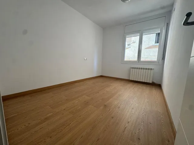 PISO REFORMADO DE 4 habitaciones EN MANRESA — 27