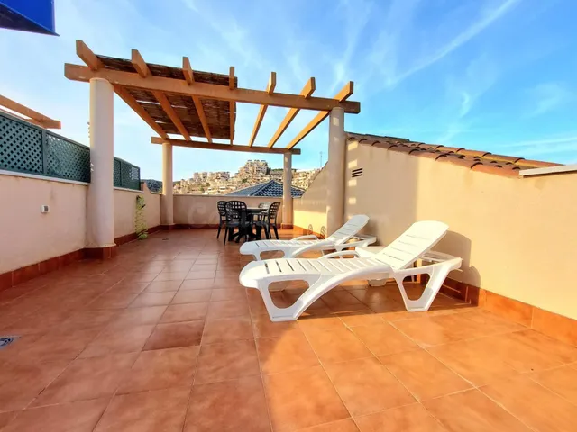 Ático de 2 dormitorios y amplia terraza solárium en Los Coll - foto 2