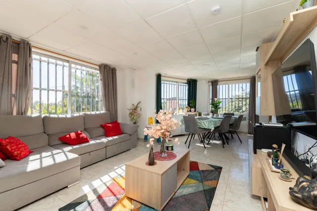 ¡Chalet de Ensueño en Onda con Vistas Panorámicas y Piscina Privada! — 8