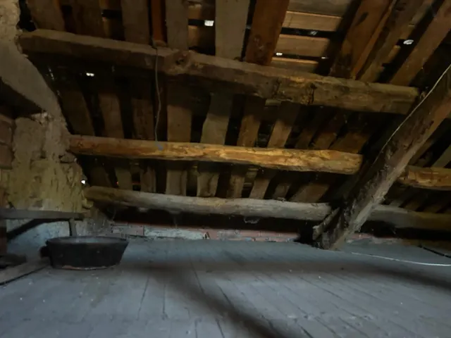 Encantadora Casa de Piedra en Villafranca del Bierzo por solo €65,000 — 30