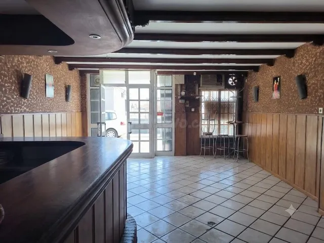 Local Comercial Estratégico frente a la Estación de Tren