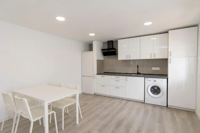 CHALET RUSTICO + APARTAMENTO DE INVITADOS, GARAJE, BUEN ACCESO, AIRE ACONDICIONADO — 34