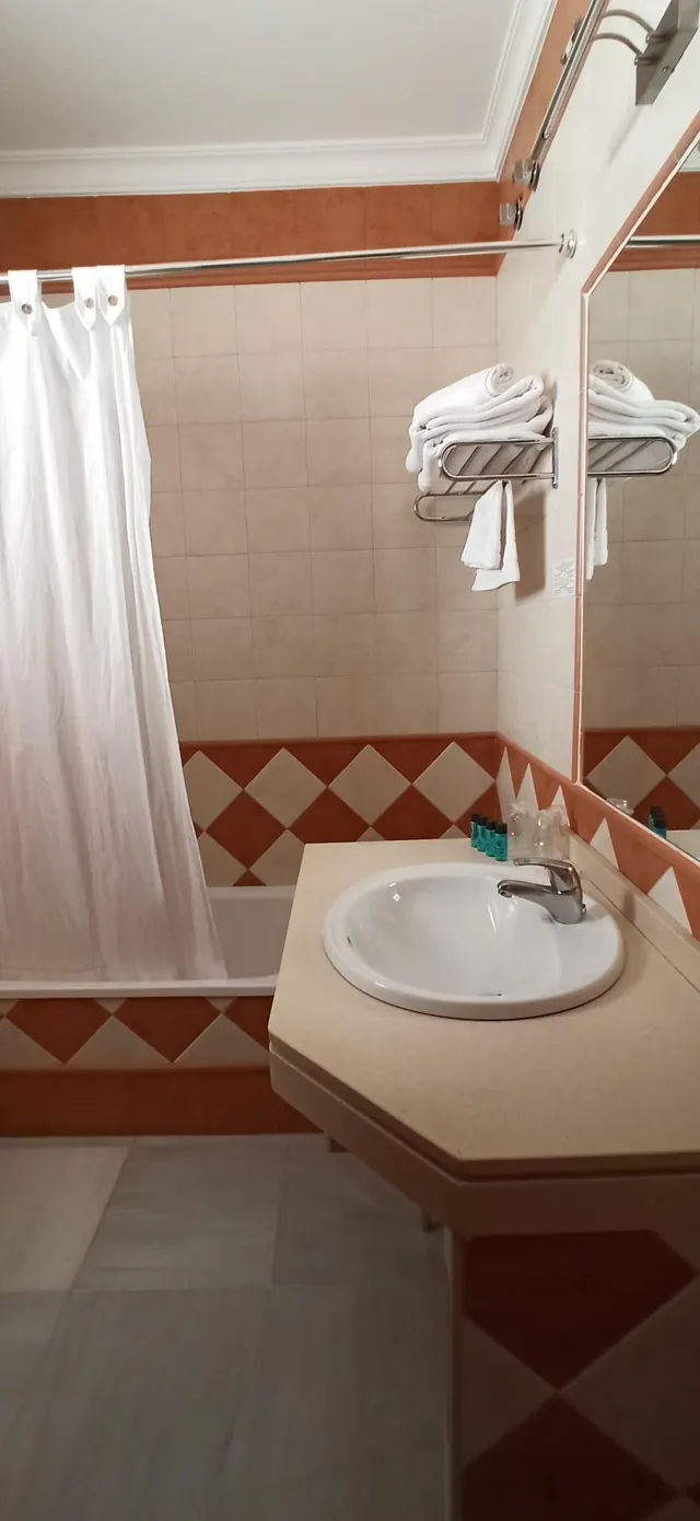PRECIOSO HOTEL, TOTALMENTE REFORMADO EN ARCOS DE LA FRONTERA — 49