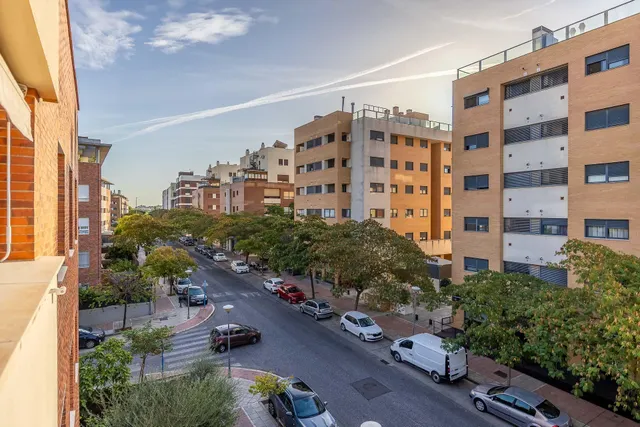 MAGNÍFICO PISO DE 4 DORMITORIOS CON GARAJE, PISCINA Y PÁDEL EN MAIRENA DEL ALJARAFE — 11