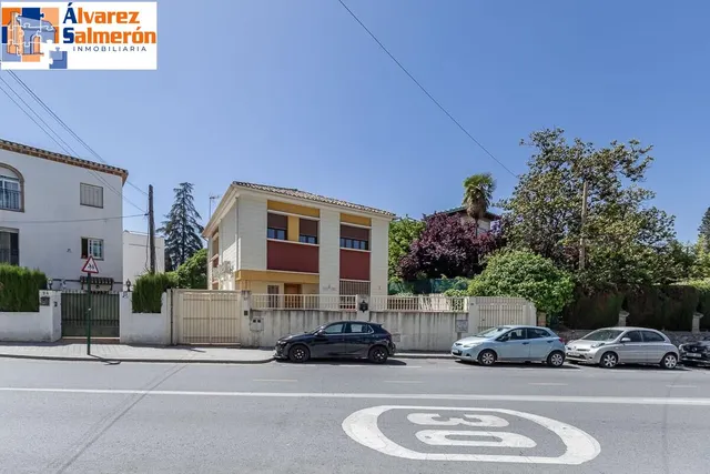 Chalet Exclusivo en Camino Bajo de Huétor — 36