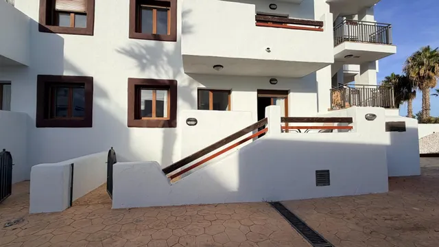 Apartamentos con grandes vistas al campo de golf y a la zona - foto 3