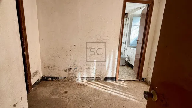 Casa adosada, para reformar en Neda. — 13