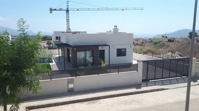 DISFRUTA DEL MAR Y LA MONTAÑA EN ESTA ESTUPENDA VILLA — 2