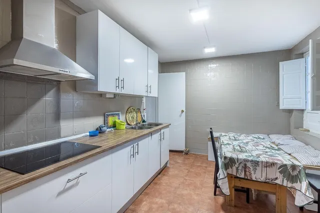 Amplia casa independiente de seis dormitorios a un paso del pantano de los Bermejales — 26