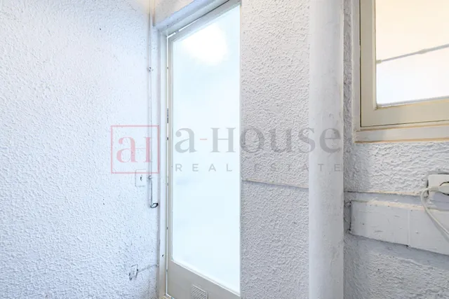 PISO PARA ENTRAR A VIVIR CON EXCELENTE UBICACIÓN EN SAGRADA FAMILIA — 15