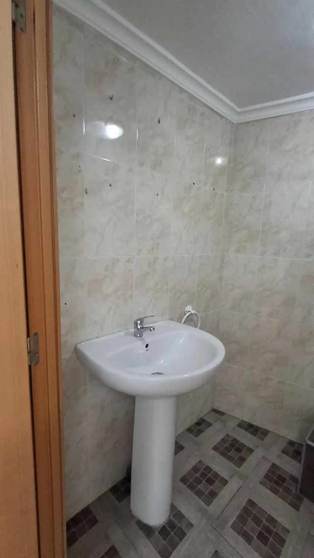 Bajo comercial en alquiler de 96 m2 situado muy cercano a la Plaza del Pueblo de Paterna. — 10