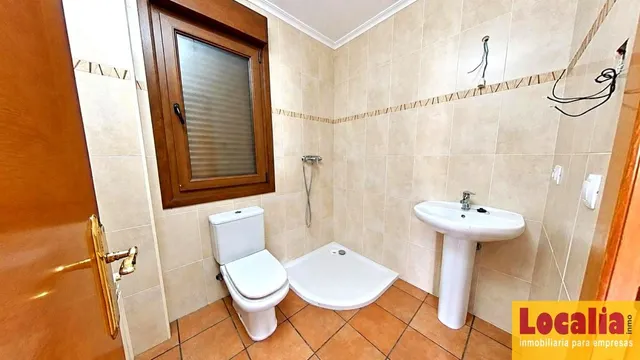Chalet: amplitud, luz y carácter junto a la costa cántabra — 9