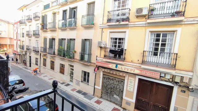 Vivienda tres dormitorios y aparcamiento en alquiler, Málaga - Centro — 33