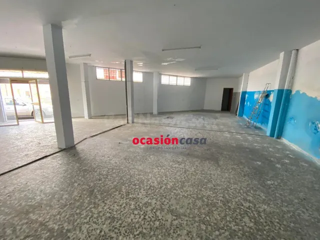 LOCAL COMERCIAL EN VENTA Y ALQUILER - foto 2