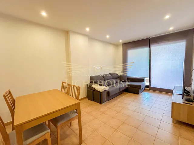 Excelente apartamento reformado en venta en Fenals - foto 4