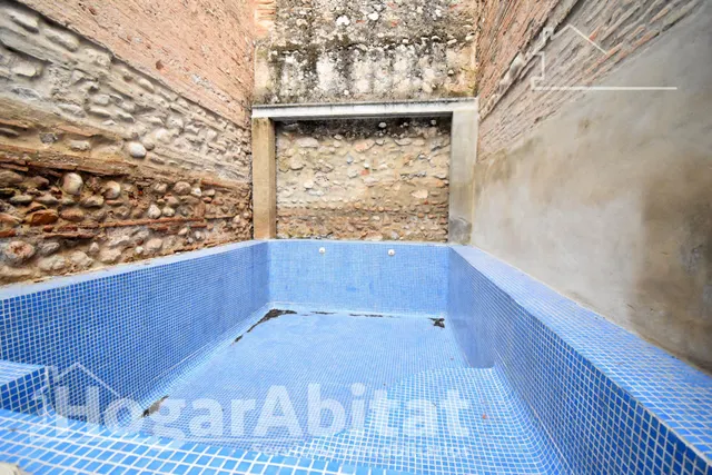REFORMADO Y AMPLIO CON TECHOS ALTOS, PISCINA Y MUCHO ESTILO ¡TE ENCANTARÁ! — 36