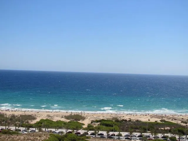 Bungalow adosado de tres plantas con vistas al mar — 33