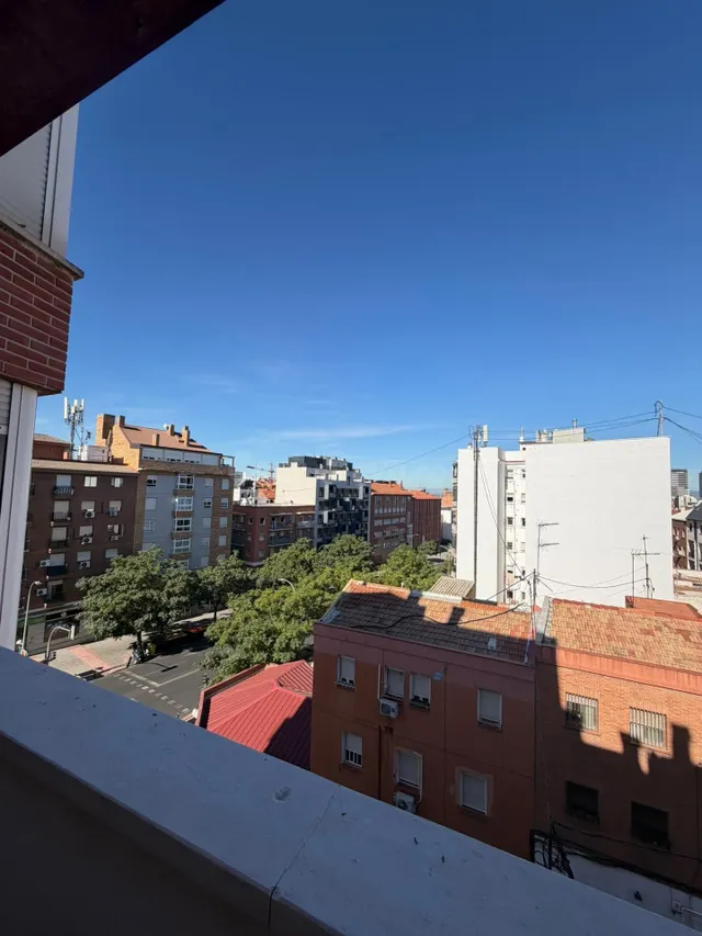 ESTUPENDO APARTAMENTO con TERRAZA en VALDEACEDERAS - foto 4