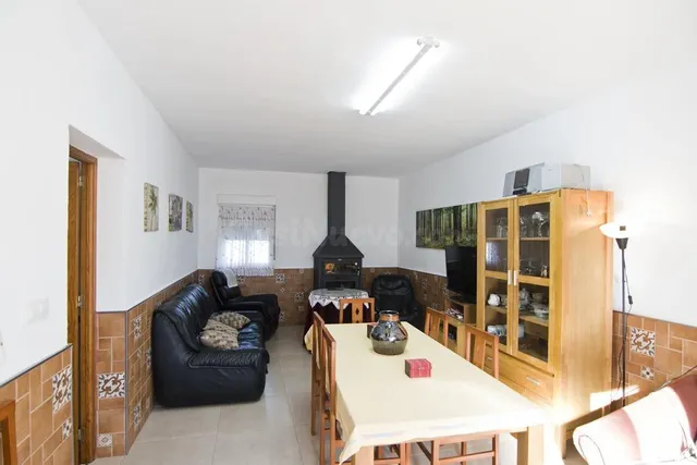 Venta invernadero con construcción en zona Pueblo Nuevo-Punt