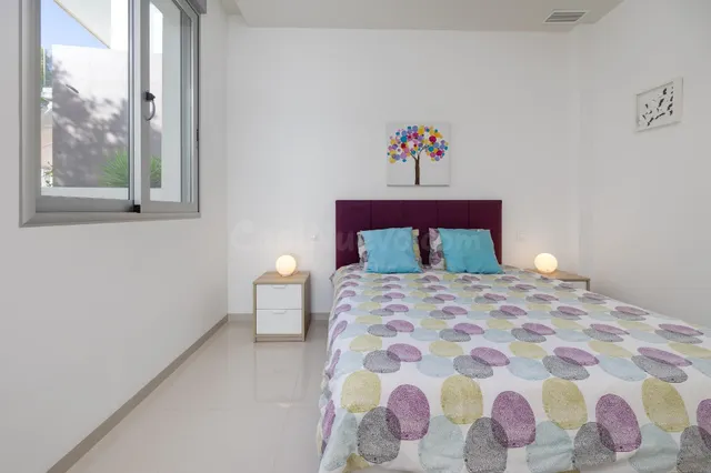 ESTUPENDA VILLA 4 DOMITORIOS 3 BAÑOS 1 ASEO, PISCINA Y JARDI - foto 5