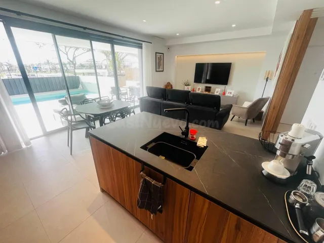 Villa 4 habitaciones 177m² en venta - Dolores de Pacheco-San - foto 2