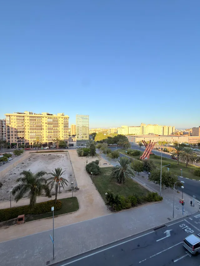 Estupendo piso para entrar a vivir. Zona Benisaudet. — 32