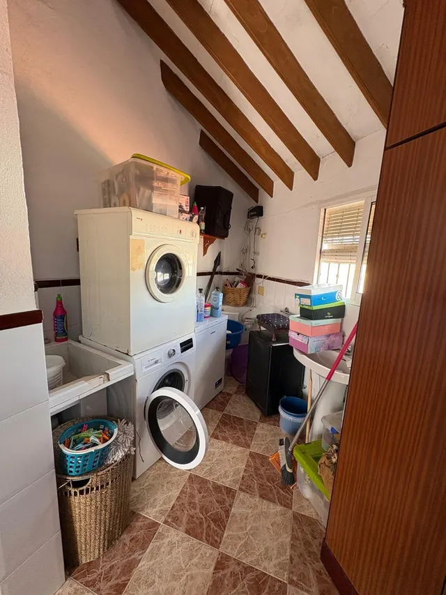 Oportunidad Única: Local Comercial con Vivienda en Planta Primera! — 32